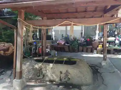 綿神社の手水舎