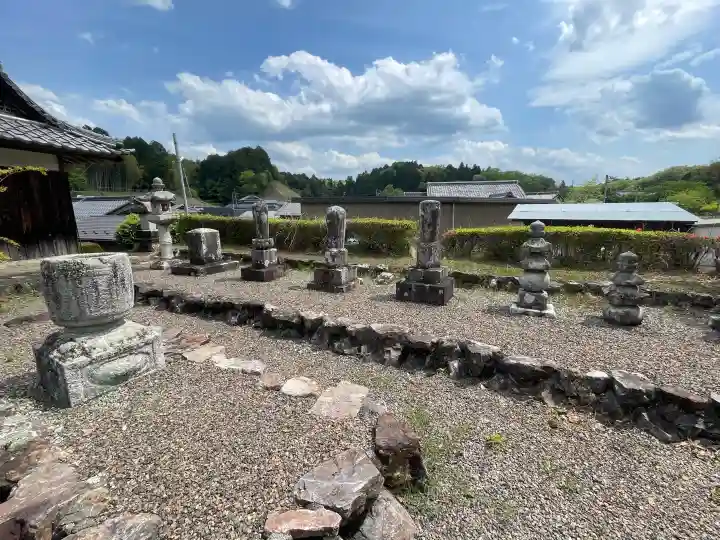 清寿庵の{uncategorized: "未分類", other: "その他", undefined: "問題あり", building: "その他建物", grave: "お墓", sacred_gate: "鳥居", guardian: "狛犬", statue: "像", buddha: "仏像", history: "歴史", nature: "自然", garden: "庭園", animal: "動物", pagoda: "塔", temizu: "手水舎", mountain_gate: "山門・神門", sanctuary: "本殿・本堂", subordinate: "末社・摂社", art: "芸術", scenery: "景色", jizo: "地蔵", ema: "絵馬", goshuin: "御朱印", omikuji: "おみくじ", items: "授与品その他", amulet: "お守り", goshuincho: "御朱印帳", eats: "食事", festival: "お祭り", votive_dance: "神楽", shichigosan: "七五三参", wedding: "結婚式", experience: "体験その他", initially: "初詣", around: "周辺", anti_infection: "感染症対策"}