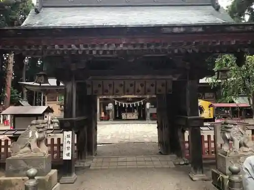 櫛引八幡宮の山門・神門