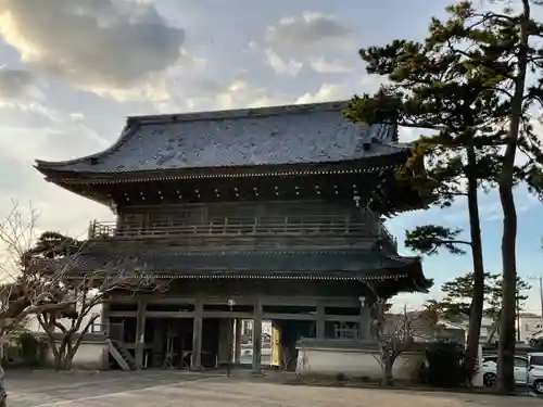 光明寺の山門