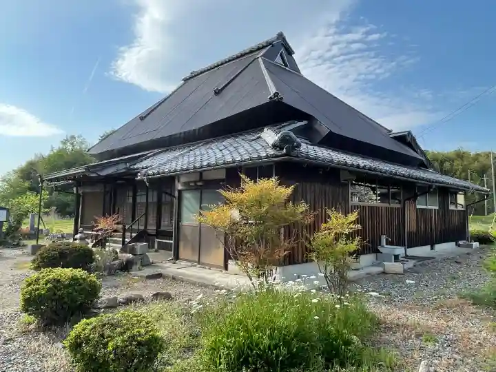 浄教寺の{uncategorized: "未分類", other: "その他", undefined: "問題あり", building: "その他建物", grave: "お墓", sacred_gate: "鳥居", guardian: "狛犬", statue: "像", buddha: "仏像", history: "歴史", nature: "自然", garden: "庭園", animal: "動物", pagoda: "塔", temizu: "手水舎", mountain_gate: "山門・神門", sanctuary: "本殿・本堂", subordinate: "末社・摂社", art: "芸術", scenery: "景色", jizo: "地蔵", ema: "絵馬", goshuin: "御朱印", omikuji: "おみくじ", items: "授与品その他", amulet: "お守り", goshuincho: "御朱印帳", eats: "食事", festival: "お祭り", votive_dance: "神楽", shichigosan: "七五三参", wedding: "結婚式", experience: "体験その他", initially: "初詣", around: "周辺", anti_infection: "感染症対策"}