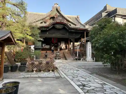 行願寺（革堂）の{uncategorized: "未分類", other: "その他", undefined: "問題あり", building: "その他建物", grave: "お墓", sacred_gate: "鳥居", guardian: "狛犬", statue: "像", buddha: "仏像", history: "歴史", nature: "自然", garden: "庭園", animal: "動物", pagoda: "塔", temizu: "手水舎", mountain_gate: "山門・神門", sanctuary: "本殿・本堂", subordinate: "末社・摂社", art: "芸術", scenery: "景色", jizo: "地蔵", ema: "絵馬", goshuin: "御朱印", omikuji: "おみくじ", items: "授与品その他", amulet: "お守り", goshuincho: "御朱印帳", eats: "食事", festival: "お祭り", votive_dance: "神楽", shichigosan: "七五三参", wedding: "結婚式", experience: "体験その他", initially: "初詣", around: "周辺", anti_infection: "感染症対策"}