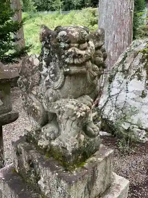 神明神社(根村)の狛犬