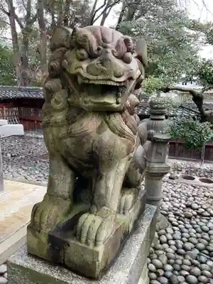 新羅神社の狛犬