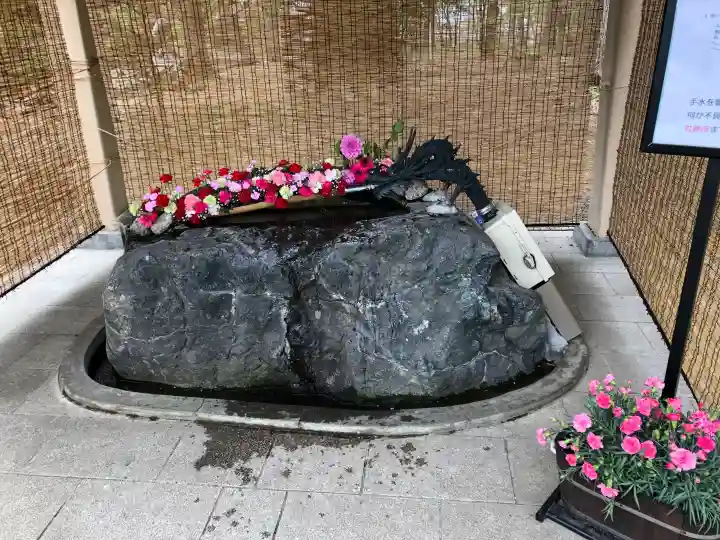 厚別神社の{uncategorized: "未分類", other: "その他", undefined: "問題あり", building: "その他建物", grave: "お墓", sacred_gate: "鳥居", guardian: "狛犬", statue: "像", buddha: "仏像", history: "歴史", nature: "自然", garden: "庭園", animal: "動物", pagoda: "塔", temizu: "手水舎", mountain_gate: "山門・神門", sanctuary: "本殿・本堂", subordinate: "末社・摂社", art: "芸術", scenery: "景色", jizo: "地蔵", ema: "絵馬", goshuin: "御朱印", omikuji: "おみくじ", items: "授与品その他", amulet: "お守り", goshuincho: "御朱印帳", eats: "食事", festival: "お祭り", votive_dance: "神楽", shichigosan: "七五三参", wedding: "結婚式", experience: "体験その他", initially: "初詣", around: "周辺", anti_infection: "感染症対策"}