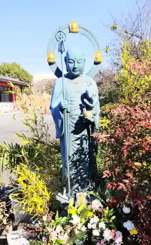 身代り不動尊(大明王院)の{uncategorized: "未分類", other: "その他", undefined: "問題あり", building: "その他建物", grave: "お墓", sacred_gate: "鳥居", guardian: "狛犬", statue: "像", buddha: "仏像", history: "歴史", nature: "自然", garden: "庭園", animal: "動物", pagoda: "塔", temizu: "手水舎", mountain_gate: "山門・神門", sanctuary: "本殿・本堂", subordinate: "末社・摂社", art: "芸術", scenery: "景色", jizo: "地蔵", ema: "絵馬", goshuin: "御朱印", omikuji: "おみくじ", items: "授与品その他", amulet: "お守り", goshuincho: "御朱印帳", eats: "食事", festival: "お祭り", votive_dance: "神楽", shichigosan: "七五三参", wedding: "結婚式", experience: "体験その他", initially: "初詣", around: "周辺", anti_infection: "感染症対策"}