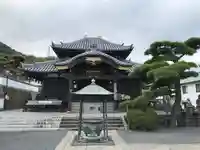 郷照寺の本殿・本堂