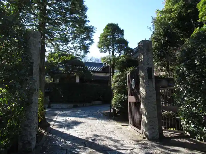 鳳生寺の山門・神門