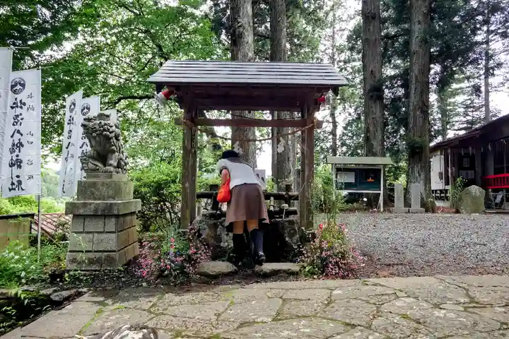 坪沼八幡神社の手水舎