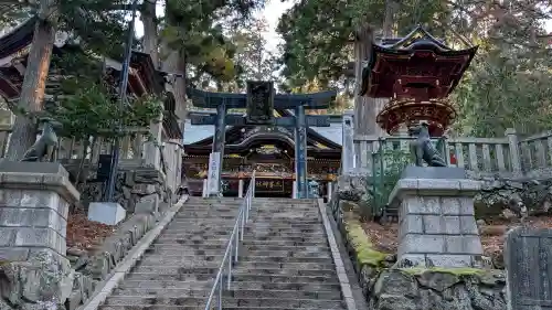 三峯神社の{uncategorized: "未分類", other: "その他", undefined: "問題あり", building: "その他建物", grave: "お墓", sacred_gate: "鳥居", guardian: "狛犬", statue: "像", buddha: "仏像", history: "歴史", nature: "自然", garden: "庭園", animal: "動物", pagoda: "塔", temizu: "手水舎", mountain_gate: "山門・神門", sanctuary: "本殿・本堂", subordinate: "末社・摂社", art: "芸術", scenery: "景色", jizo: "地蔵", ema: "絵馬", goshuin: "御朱印", omikuji: "おみくじ", items: "授与品その他", amulet: "お守り", goshuincho: "御朱印帳", eats: "食事", festival: "お祭り", votive_dance: "神楽", shichigosan: "七五三参", wedding: "結婚式", experience: "体験その他", initially: "初詣", around: "周辺", anti_infection: "感染症対策"}