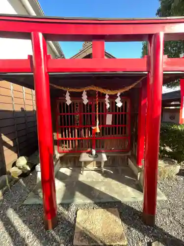 三光稲荷大明神の鳥居