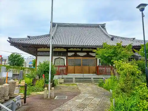 医王寺の本殿・本堂