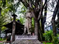 神明社の像