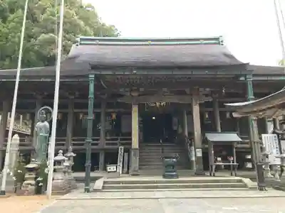 青岸渡寺の本殿・本堂