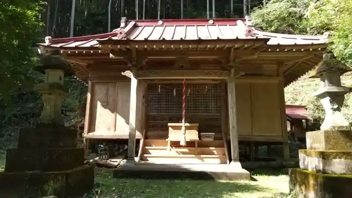 越方神社の本殿・本堂