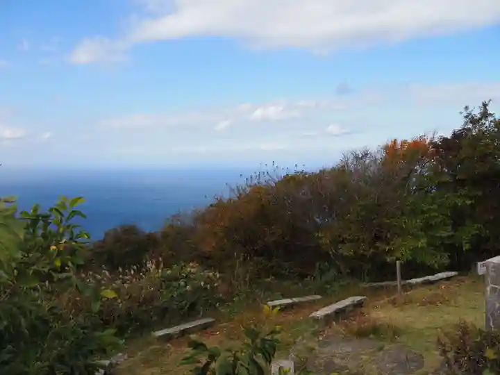 彌彦神社奥宮(御神廟)の景色