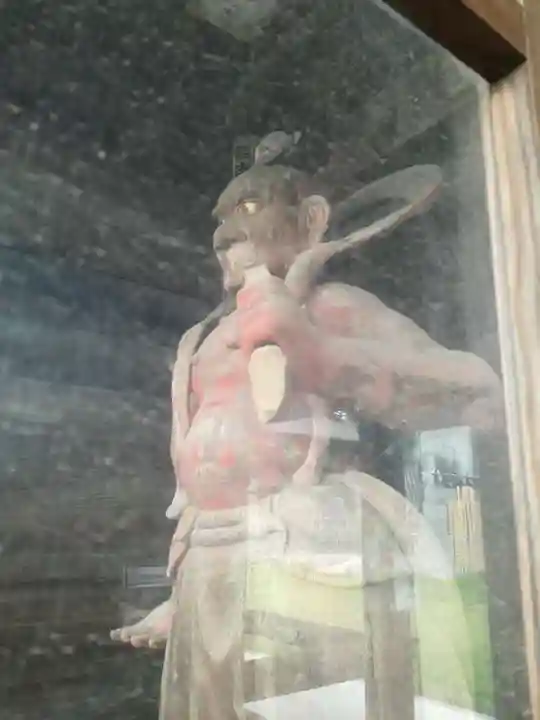 埼玉厄除け開運大師・龍泉寺(切り絵御朱印発祥の寺)の山門・神門