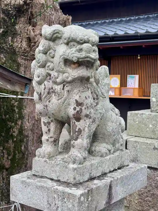 陶山神社の{uncategorized: "未分類", other: "その他", undefined: "問題あり", building: "その他建物", grave: "お墓", sacred_gate: "鳥居", guardian: "狛犬", statue: "像", buddha: "仏像", history: "歴史", nature: "自然", garden: "庭園", animal: "動物", pagoda: "塔", temizu: "手水舎", mountain_gate: "山門・神門", sanctuary: "本殿・本堂", subordinate: "末社・摂社", art: "芸術", scenery: "景色", jizo: "地蔵", ema: "絵馬", goshuin: "御朱印", omikuji: "おみくじ", items: "授与品その他", amulet: "お守り", goshuincho: "御朱印帳", eats: "食事", festival: "お祭り", votive_dance: "神楽", shichigosan: "七五三参", wedding: "結婚式", experience: "体験その他", initially: "初詣", around: "周辺", anti_infection: "感染症対策"}