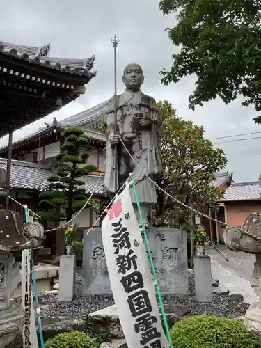 無量寺の像