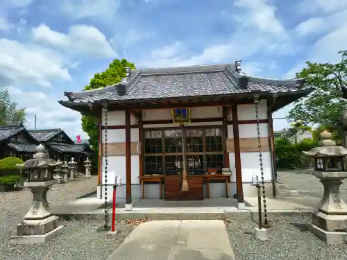 阿久刀神社の{uncategorized: "未分類", other: "その他", undefined: "問題あり", building: "その他建物", grave: "お墓", sacred_gate: "鳥居", guardian: "狛犬", statue: "像", buddha: "仏像", history: "歴史", nature: "自然", garden: "庭園", animal: "動物", pagoda: "塔", temizu: "手水舎", mountain_gate: "山門・神門", sanctuary: "本殿・本堂", subordinate: "末社・摂社", art: "芸術", scenery: "景色", jizo: "地蔵", ema: "絵馬", goshuin: "御朱印", omikuji: "おみくじ", items: "授与品その他", amulet: "お守り", goshuincho: "御朱印帳", eats: "食事", festival: "お祭り", votive_dance: "神楽", shichigosan: "七五三参", wedding: "結婚式", experience: "体験その他", initially: "初詣", around: "周辺", anti_infection: "感染症対策"}