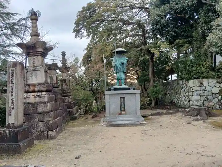 叡福寺の像