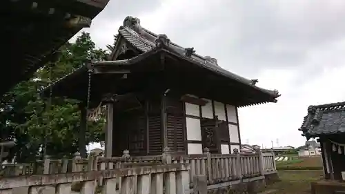 諏訪神社の本殿