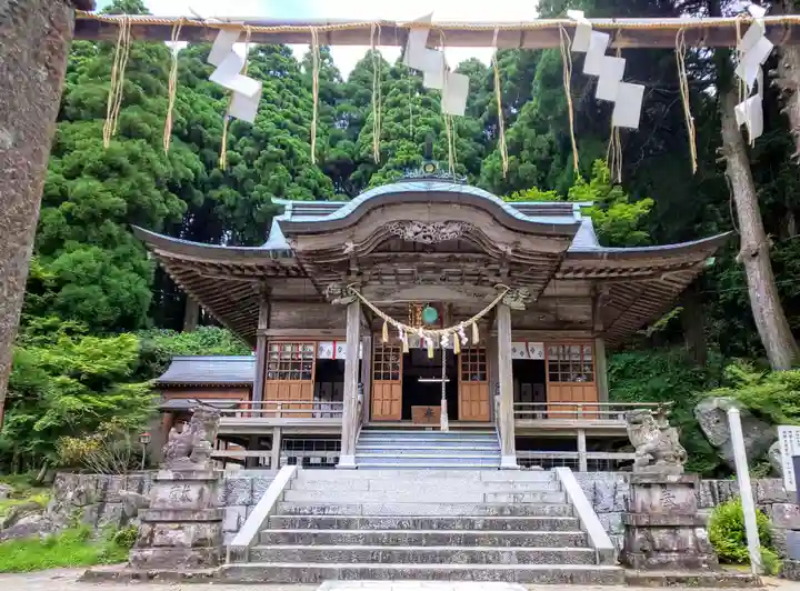 脊振神社の本殿・本堂