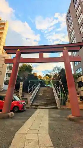 白金氷川神社の鳥居