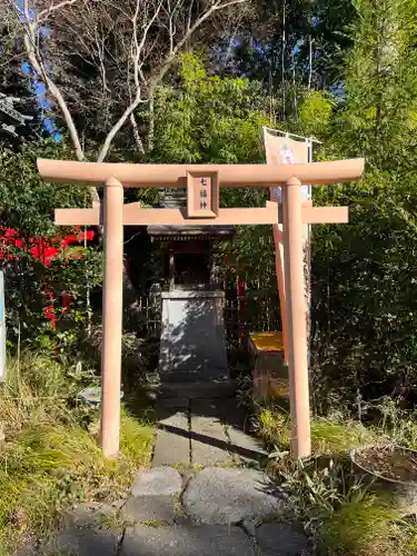 白笹稲荷神社の末社・摂社