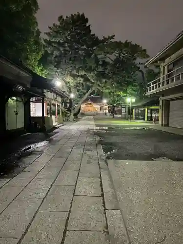 茨木神社の{uncategorized: "未分類", other: "その他", undefined: "問題あり", building: "その他建物", grave: "お墓", sacred_gate: "鳥居", guardian: "狛犬", statue: "像", buddha: "仏像", history: "歴史", nature: "自然", garden: "庭園", animal: "動物", pagoda: "塔", temizu: "手水舎", mountain_gate: "山門・神門", sanctuary: "本殿・本堂", subordinate: "末社・摂社", art: "芸術", scenery: "景色", jizo: "地蔵", ema: "絵馬", goshuin: "御朱印", omikuji: "おみくじ", items: "授与品その他", amulet: "お守り", goshuincho: "御朱印帳", eats: "食事", festival: "お祭り", votive_dance: "神楽", shichigosan: "七五三参", wedding: "結婚式", experience: "体験その他", initially: "初詣", around: "周辺", anti_infection: "感染症対策"}
