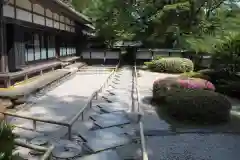 明通寺の庭園