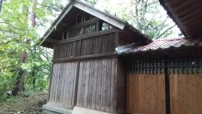 岩間楫取津神社の本殿