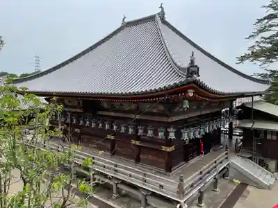 中山寺の本殿・本堂