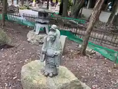 本土神社の像