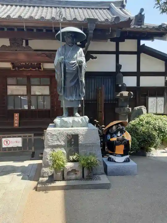 谷中西光寺の像
