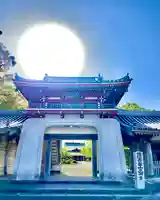 温泉山 安楽寺(四国霊場第六番札所)の山門・神門