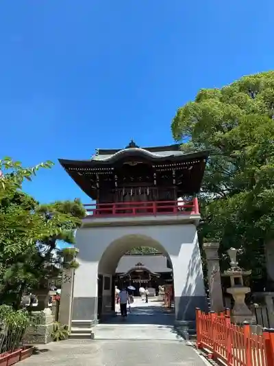 荒井神社の山門