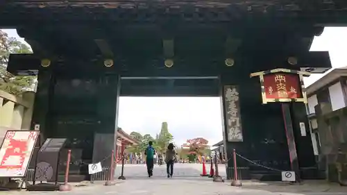 輪王寺の山門・神門