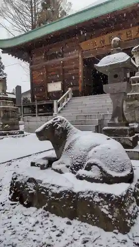 大日靈貴神社の狛犬