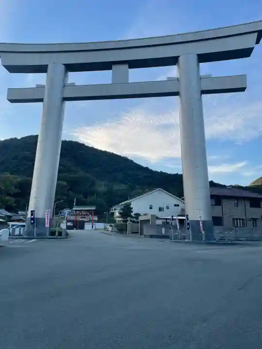 鹿嶋神社の{uncategorized: "未分類", other: "その他", undefined: "問題あり", building: "その他建物", grave: "お墓", sacred_gate: "鳥居", guardian: "狛犬", statue: "像", buddha: "仏像", history: "歴史", nature: "自然", garden: "庭園", animal: "動物", pagoda: "塔", temizu: "手水舎", mountain_gate: "山門・神門", sanctuary: "本殿・本堂", subordinate: "末社・摂社", art: "芸術", scenery: "景色", jizo: "地蔵", ema: "絵馬", goshuin: "御朱印", omikuji: "おみくじ", items: "授与品その他", amulet: "お守り", goshuincho: "御朱印帳", eats: "食事", festival: "お祭り", votive_dance: "神楽", shichigosan: "七五三参", wedding: "結婚式", experience: "体験その他", initially: "初詣", around: "周辺", anti_infection: "感染症対策"}