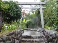 横浜御嶽神社の鳥居