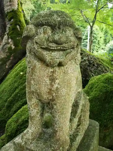 宮島神社の狛犬