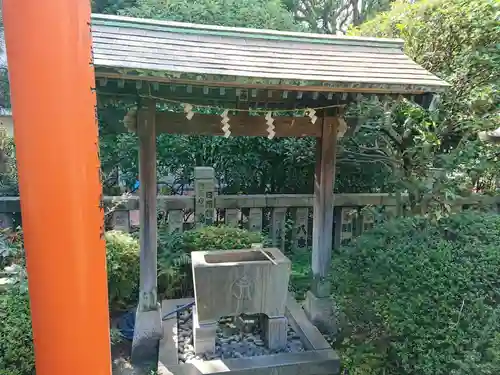 伏見市場稲荷大神の手水舎
