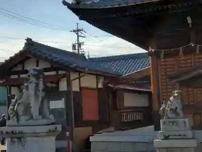 新田白山神社の狛犬