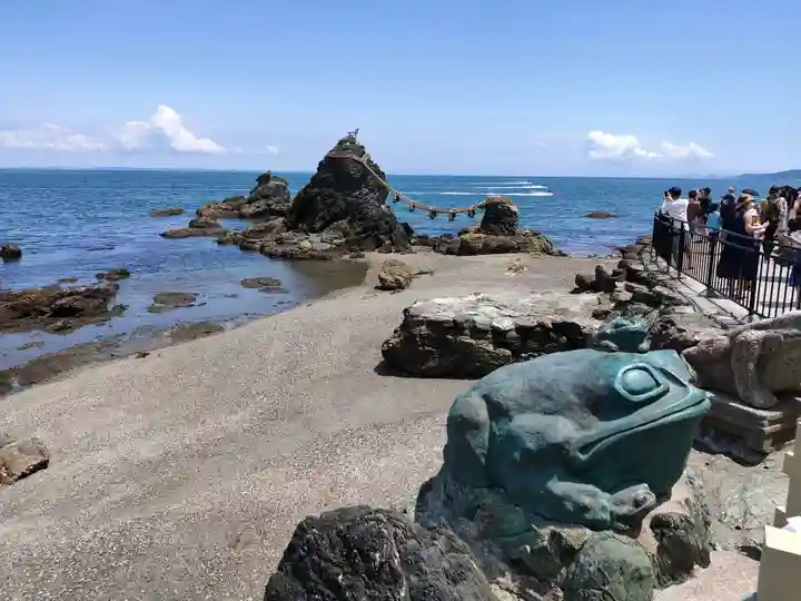 二見興玉神社の像