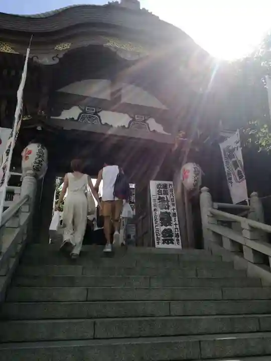 湯島天満宮の山門・神門