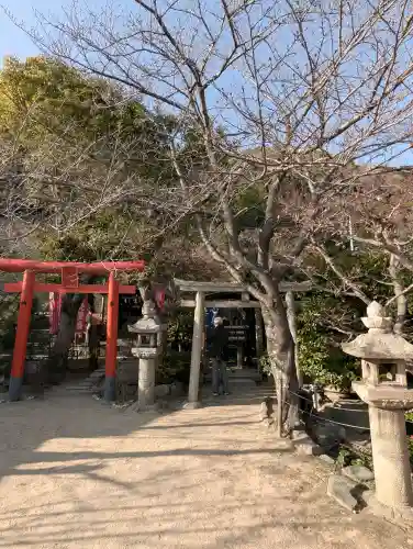 北野天満神社の{uncategorized: "未分類", other: "その他", undefined: "問題あり", building: "その他建物", grave: "お墓", sacred_gate: "鳥居", guardian: "狛犬", statue: "像", buddha: "仏像", history: "歴史", nature: "自然", garden: "庭園", animal: "動物", pagoda: "塔", temizu: "手水舎", mountain_gate: "山門・神門", sanctuary: "本殿・本堂", subordinate: "末社・摂社", art: "芸術", scenery: "景色", jizo: "地蔵", ema: "絵馬", goshuin: "御朱印", omikuji: "おみくじ", items: "授与品その他", amulet: "お守り", goshuincho: "御朱印帳", eats: "食事", festival: "お祭り", votive_dance: "神楽", shichigosan: "七五三参", wedding: "結婚式", experience: "体験その他", initially: "初詣", around: "周辺", anti_infection: "感染症対策"}