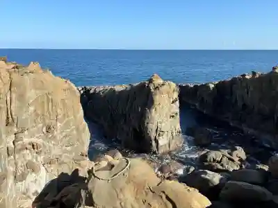 鵜戸神宮の{uncategorized: "未分類", other: "その他", undefined: "問題あり", building: "その他建物", grave: "お墓", sacred_gate: "鳥居", guardian: "狛犬", statue: "像", buddha: "仏像", history: "歴史", nature: "自然", garden: "庭園", animal: "動物", pagoda: "塔", temizu: "手水舎", mountain_gate: "山門・神門", sanctuary: "本殿・本堂", subordinate: "末社・摂社", art: "芸術", scenery: "景色", jizo: "地蔵", ema: "絵馬", goshuin: "御朱印", omikuji: "おみくじ", items: "授与品その他", amulet: "お守り", goshuincho: "御朱印帳", eats: "食事", festival: "お祭り", votive_dance: "神楽", shichigosan: "七五三参", wedding: "結婚式", experience: "体験その他", initially: "初詣", around: "周辺", anti_infection: "感染症対策"}