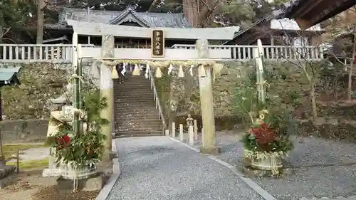 事任八幡宮の鳥居