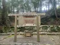 大山祇神社(伊勢神宮内宮)の{uncategorized: "未分類", other: "その他", undefined: "問題あり", building: "その他建物", grave: "お墓", sacred_gate: "鳥居", guardian: "狛犬", statue: "像", buddha: "仏像", history: "歴史", nature: "自然", garden: "庭園", animal: "動物", pagoda: "塔", temizu: "手水舎", mountain_gate: "山門・神門", sanctuary: "本殿・本堂", subordinate: "末社・摂社", art: "芸術", scenery: "景色", jizo: "地蔵", ema: "絵馬", goshuin: "御朱印", omikuji: "おみくじ", items: "授与品その他", amulet: "お守り", goshuincho: "御朱印帳", eats: "食事", festival: "お祭り", votive_dance: "神楽", shichigosan: "七五三参", wedding: "結婚式", experience: "体験その他", initially: "初詣", around: "周辺", anti_infection: "感染症対策"}